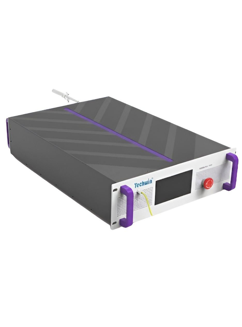 Broadband Ultra-Low Noise Fiber Laser